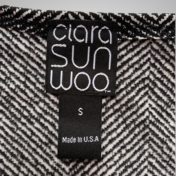 { Clara Sun Woo } - Asymmetrical Sleeve Top - Picture 4 of 4